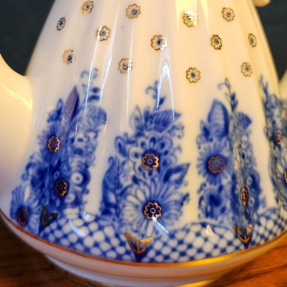 Lomonosov Imperial Porcelain Cobalt Net Floral Teapot Gold Trim Made in Russia
